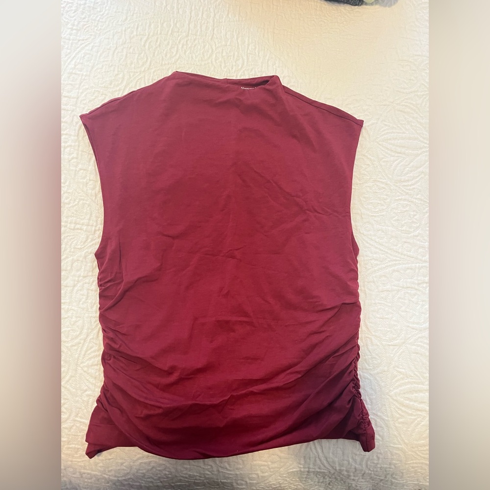 Sleeveless Ruched mock neck Tank Top - Burgundy